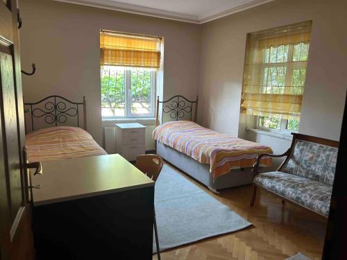 Postel nebo postele na pokoji v ubytování Family-friendly House with Garden Konya