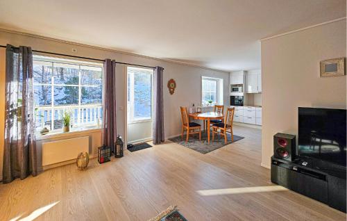 Η κουζίνα ή μικρή κουζίνα στο Lovely Apartment In Tjøme With Wifi
