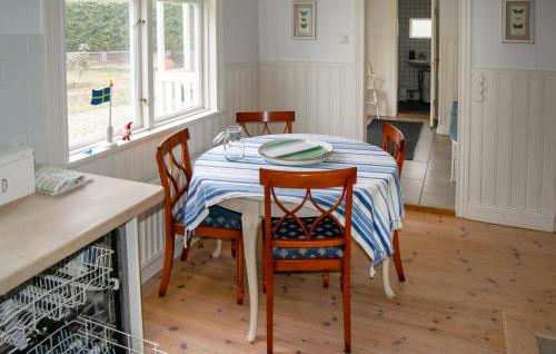IdalenにあるBeautiful Home In Ingaröのギャラリーの写真