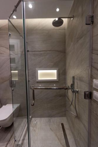 Bagno di شقه فندقيه راقيه مدينه نصر عباس العقاد شارع عمر زعفان