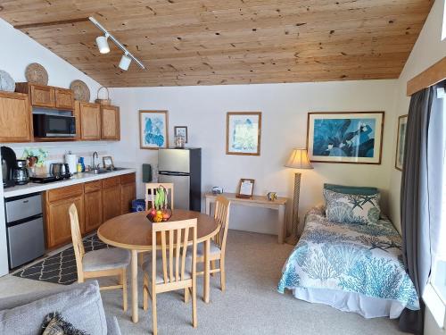 Dapur atau dapur kecil di Belle Vue Waimea B&B Corporation - Big Island of Hawaii