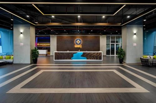 a lobby with a dance floor in a building at Căn Hộ "2" OaSky View biển 3 Phòng 5 Giường- Oasky Sea View Apartment in Vung Tau