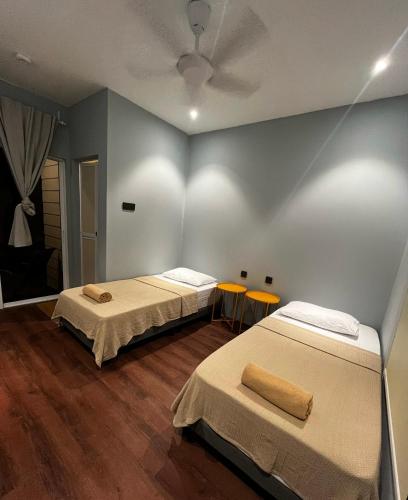 Katil atau katil-katil dalam bilik di Beach Shack Loft Side Seaview