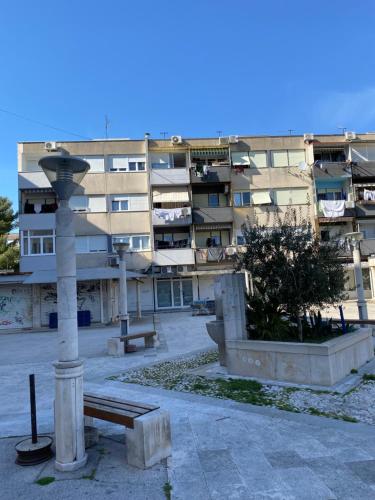 Sundowners Apartment, 52qm, double & two single beds, 10 min from Old Town of Split