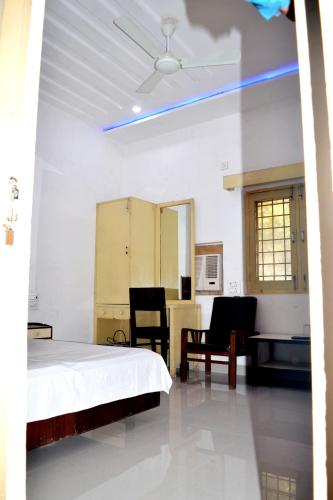 Φωτογραφία από το άλμπουμ του Kadambari hotel σε Maihar