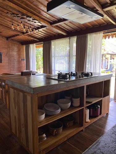 Gambar di galeri bagi Shanti Life Wooden House di Pemuteran