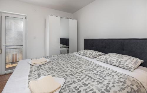 2 Bedroom Awesome Apartment In Novi Vinodolski