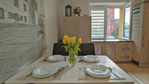 Φωτογραφία από το άλμπουμ του Apartament Leliwa - Centrum - blisko dworca PKP - blisko Starówki - restauracje i sklepy w pobliżu - pierwsze piętro - możliwy kurs na lotnisko -faktura - kawa - herbata - English σε Τάρνοου