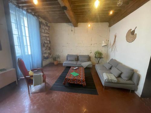Photo de la galerie de l'établissement Appartement de caractére, proche palais des papes, à Avignon
