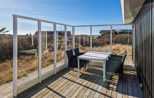 Balkón nebo terasa v ubytování 3 Bedroom Cozy Home In Løkken