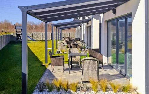 3 Bedroom Amazing Home In Wodnica