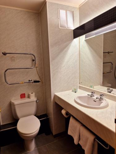 Ένα μπάνιο στο Supreme Inn Boston