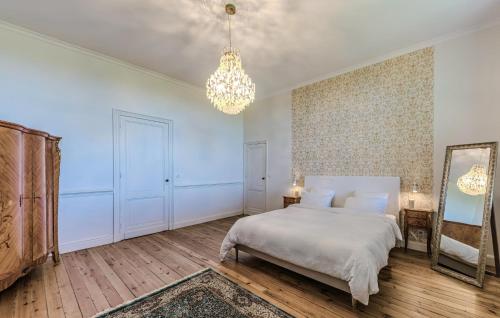 Postel nebo postele na pokoji v ubytování Le Domaine De Roquefalcou