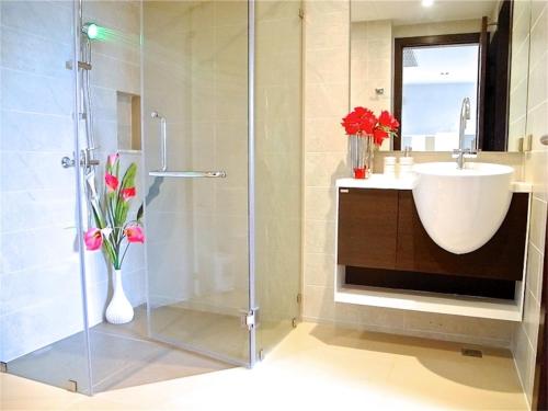 ห้องน้ำของ Emerald Patong 1 bedroom Modern Apartment