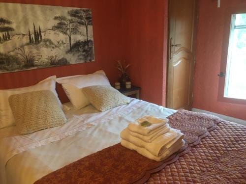 Tramontane chambre salon et piscine