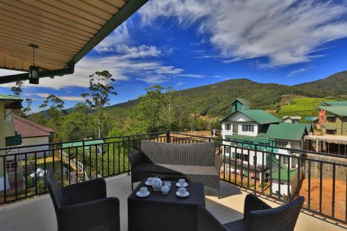 Nespecifikovaný výhled na hory nebo výhled na hory při pohledu z vily