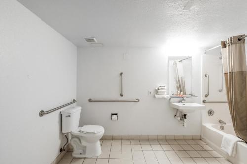 Koupelna v ubytování OYO Hotel Houston Katy Freeway