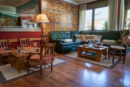 Ruang duduk di GRAN CHALET Hotel & Petit SPA