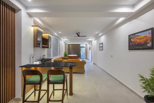 Una cocina o zona de cocina en Echron 2BHK Apartment with Jacuzzi