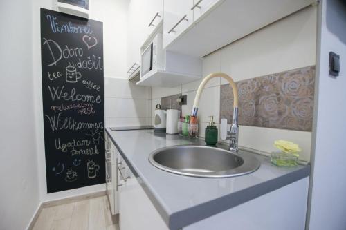 Kuchyňa alebo kuchynka v ubytovaní Studio Apartment Lukas