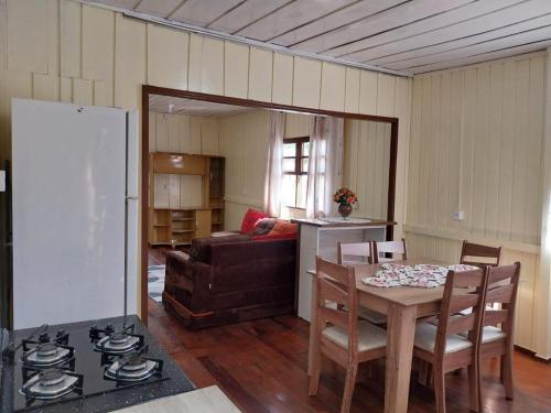 Kuchyň nebo kuchyňský kout v ubytování La Colonial I Típica Casa Serrana