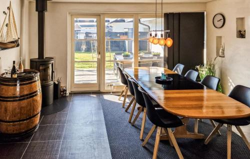 Χώρος καθιστικού στο Lovely Home In Hvide Sande With Wifi