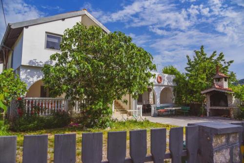 Apartment Bilice Darko