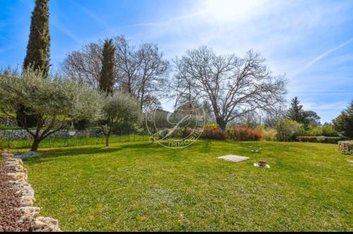Photo de la galerie de l'établissement Oasis en Provence - Studio de charme avec Jardin et Piscine privée, à Flayosc
