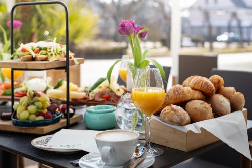 Jídlo v hotelu nebo okolí