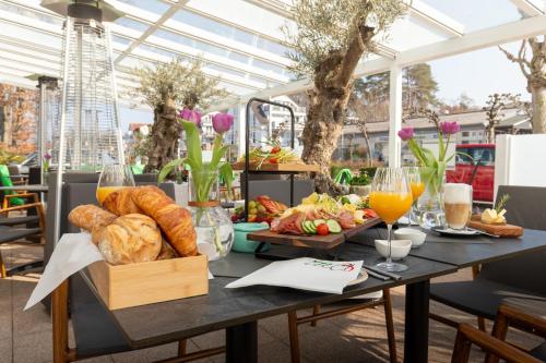 Jídlo v hotelu nebo okolí