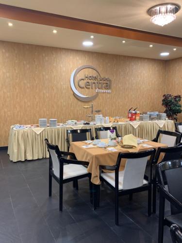 Ресторан / где поесть в Hotel Centrál