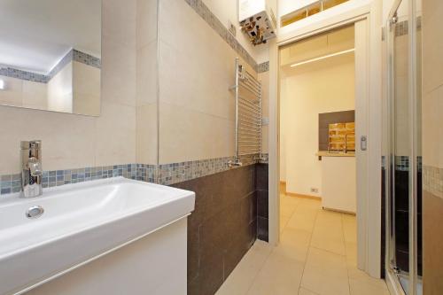 Un baño de Delizioso loft all'Esquilino