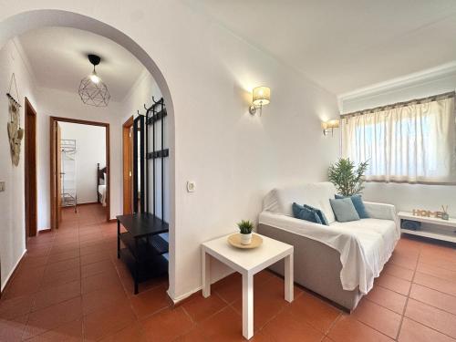 Beach 15 min away! - Rustic with AC and WiFi