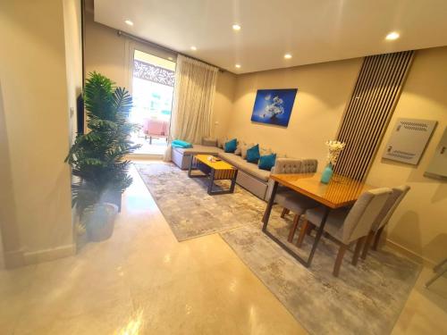 Fabulous Sea view 1 BR & private Garden to the pool at Mangroovy