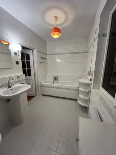 Bilik mandi di Prime Home CLIFF