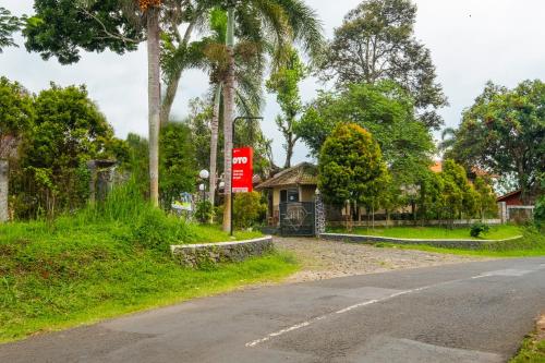 Fotografie z fotogalerie ubytování OYO 2278 Cikidang Hunting Resort v destinaci Sukabumi