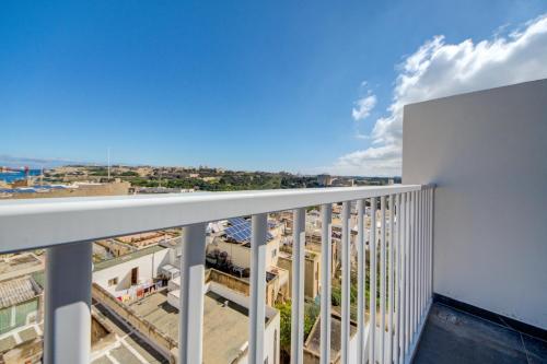 Balkón nebo terasa v ubytování Modern 3BR Penthouse with Valletta Views & Terrace