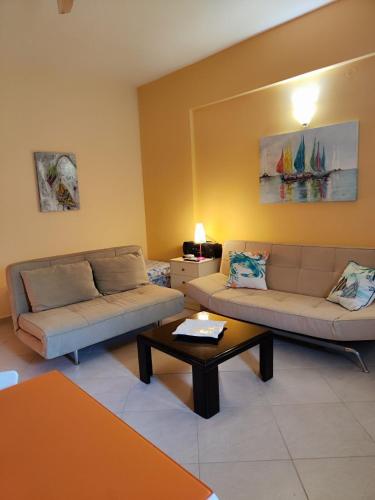 Χώρος καθιστικού στο Beautiful apartment near the beach