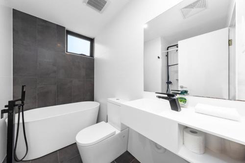 Ένα μπάνιο στο Lovely apartment in Manly Vale