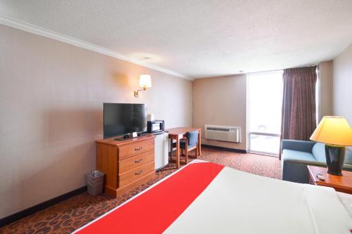 TV a/nebo společenská místnost v ubytování OYO Hotel Goodland KS Hwy 24