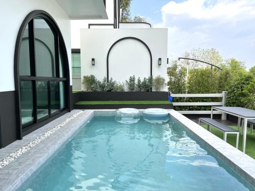 Πισίνα στο ή κοντά στο V Villa Khaoyai