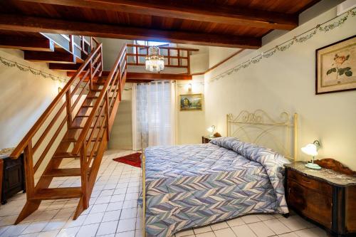 Ένα ή περισσότερα κρεβάτια σε δωμάτιο στο Casa Vacanze Francy House
