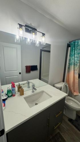 Koupelna v ubytování 1 bedroom- 1 bath private suit