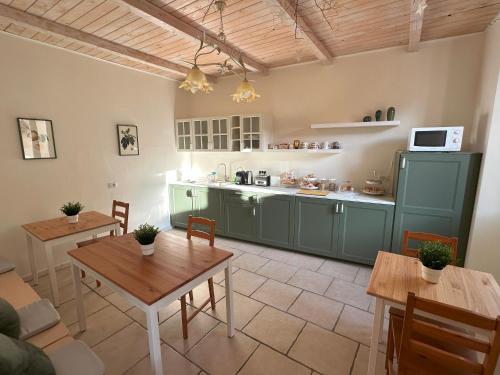 Una cocina o kitchenette en Rocca dell'Innominato