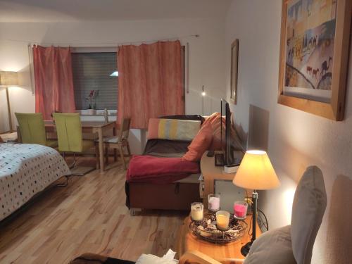 Ένα ή περισσότερα κρεβάτια σε δωμάτιο στο Essen City quiet flat with terrace and garden