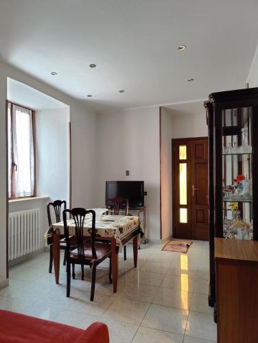 Μια τηλεόραση ή/και κέντρο ψυχαγωγίας στο Aladino Vacation Home