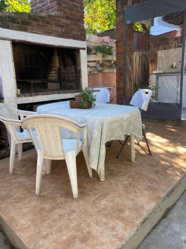 Un patio o zona al aire libre en Casita del parque