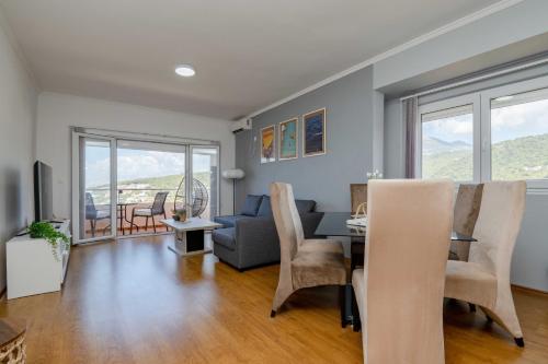 Zona de estar de Azzurro Apartment in Utjeha