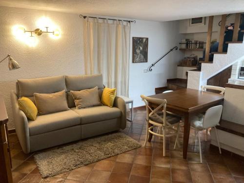 Coin salon dans l'établissement Sogni d'Oro Spello