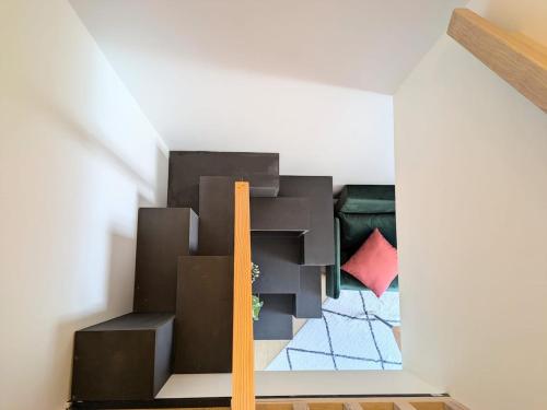 a room with cardboard boxes on the floor at Maison aux portes de Bordeaux et de son vignoble in Villenave-dʼOrnon